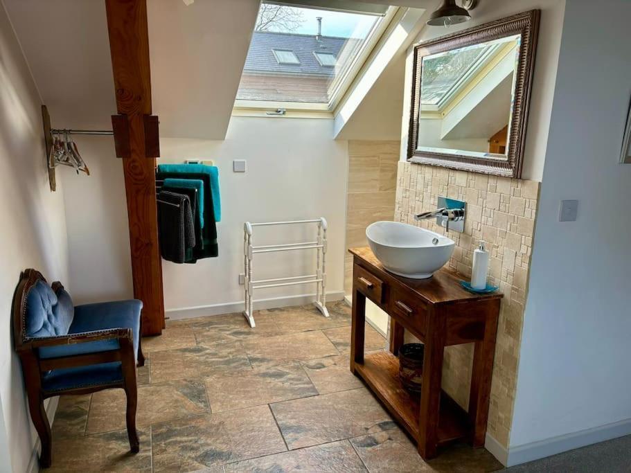 Little Bream - Pretty Cosy Cottage, Sea Views, Walk To The Beach Mawnan Smith Ngoại thất bức ảnh