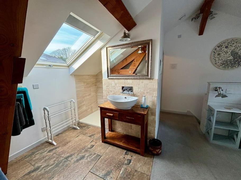 Little Bream - Pretty Cosy Cottage, Sea Views, Walk To The Beach Mawnan Smith Ngoại thất bức ảnh